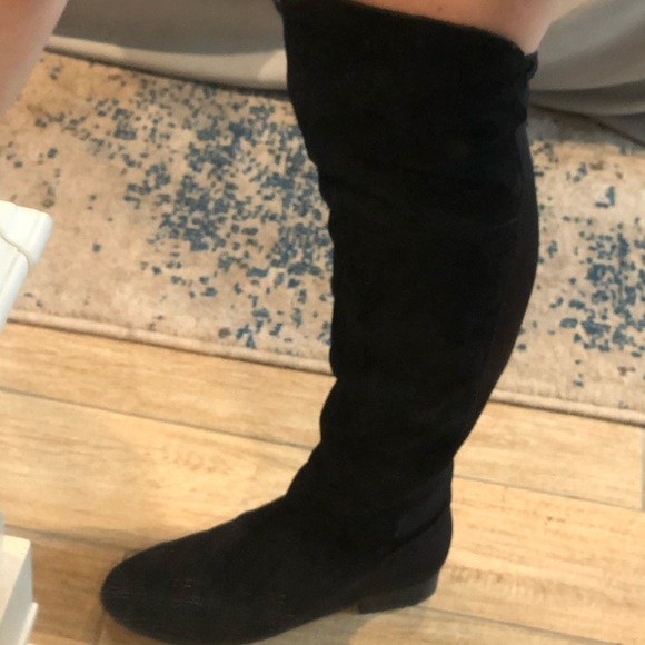 Black boots - Picture 5 of 7